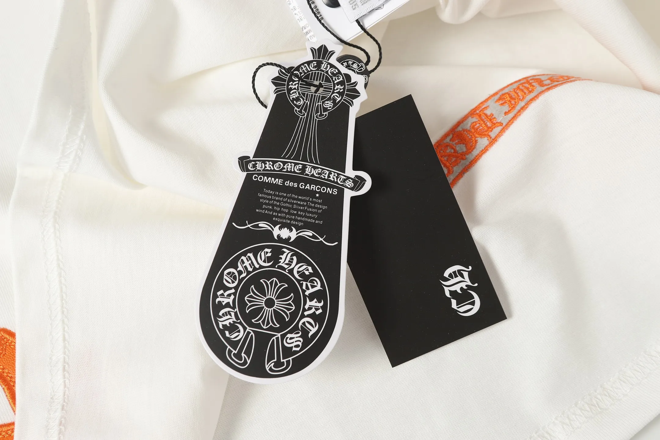 P170 2209 style 280g heavy double yarn -Chrome Hearts/Chrome Hearts Color Cross✝️Skin embroidered short-sleeved T-shirt -High weight, high density and high quality. The wool is soft, delicate and skin-friendly. It feels soft and silky. It has excellent warmth and skin-friendly properties. -Customized weaving and dyeing, no color difference. No matter the fabric or workmanship details, it beats the ordinary version on the market. -Colour: black white -Size: S M L XL